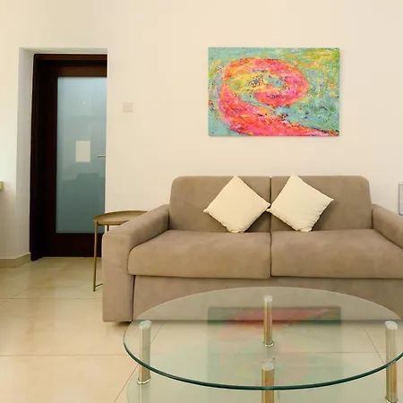 Bedroom * סליאמה